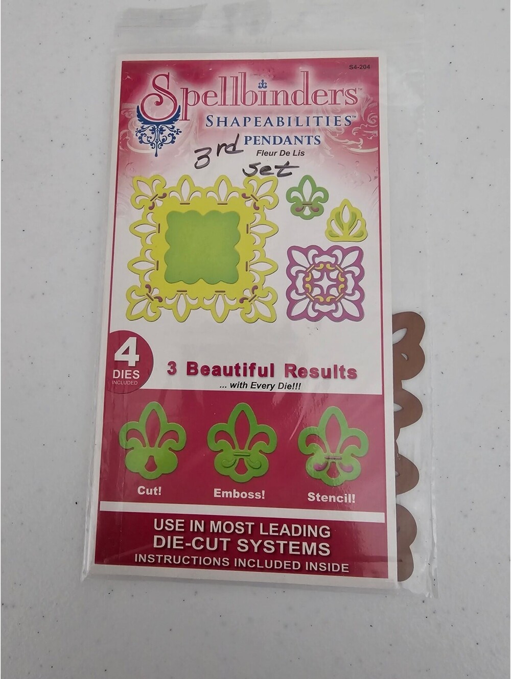 Spellbinders Shapeabilities Steel Craft Die Set Pendants Fleur De Lis